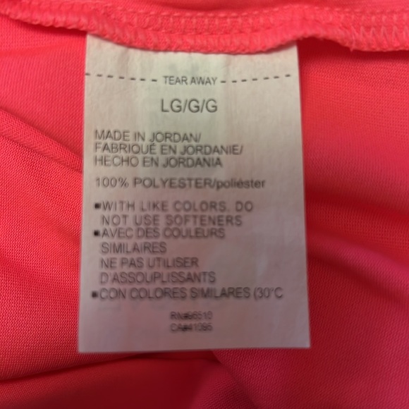 Under Armour Tee - Picture 6 of 6